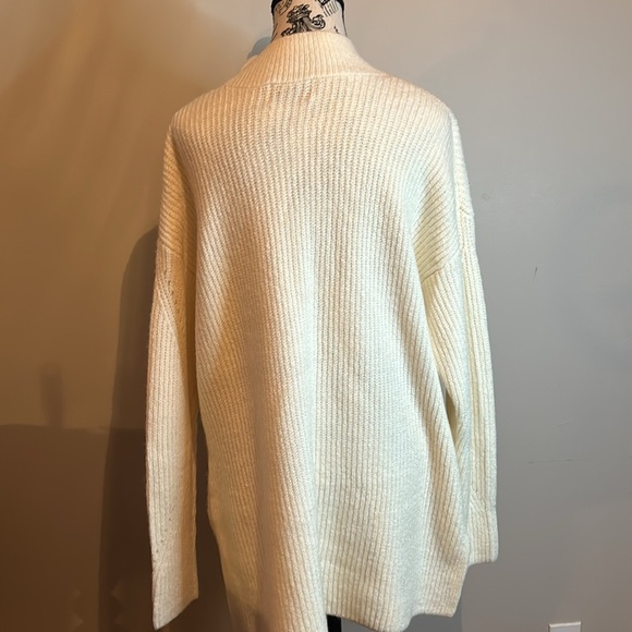Old Navy Cream Sweater, Women's XL - Picture 9 of 14